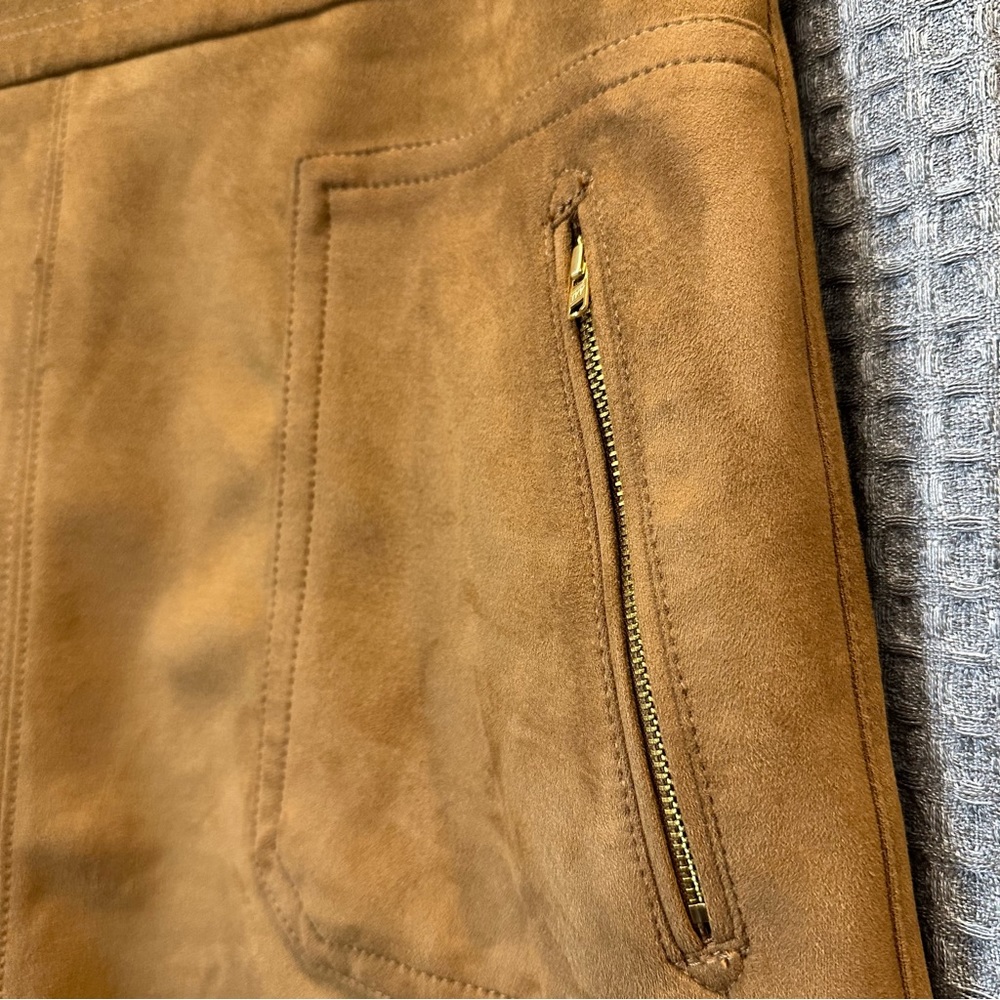 NWT - LOFT Outlet Suede Skirt - Size 14 - Picture 2 of 4